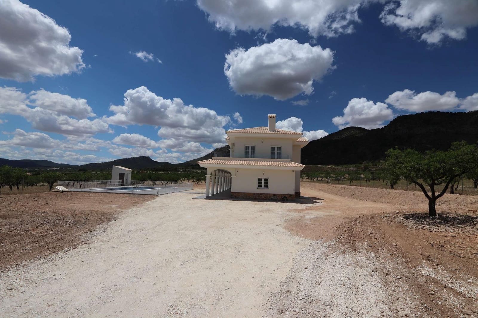 4 bedroom Villa for sale in Pinoso with pool - € 547,000 (Ref: 9729782)