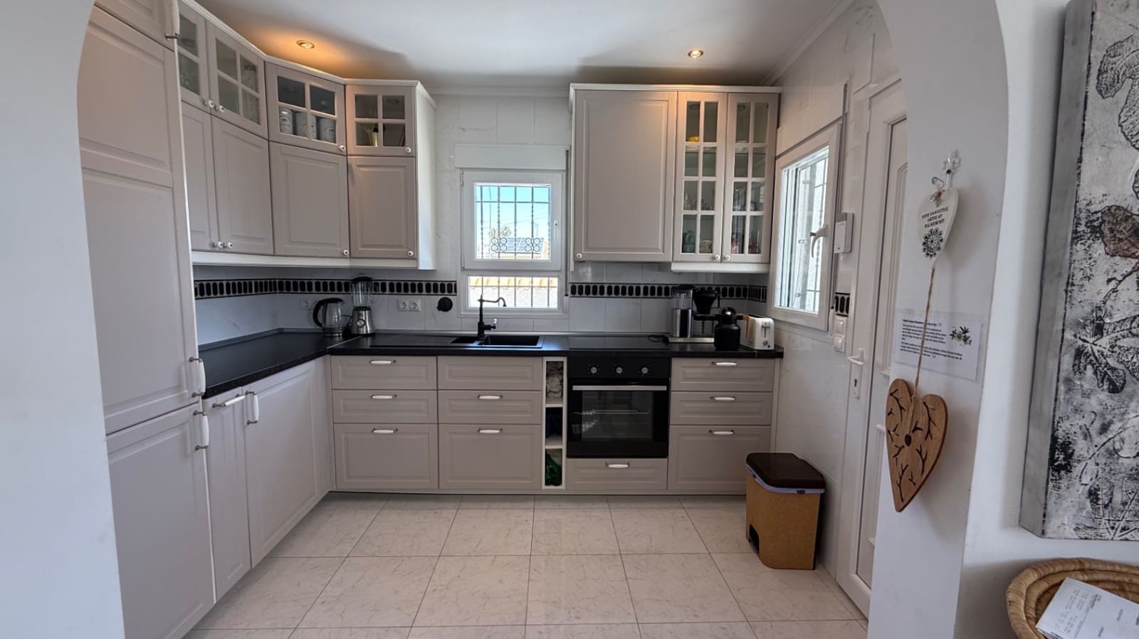 3 soverom Villa til salgs i Torrevieja med garasje - € 645 000 (Ref: 9735979)