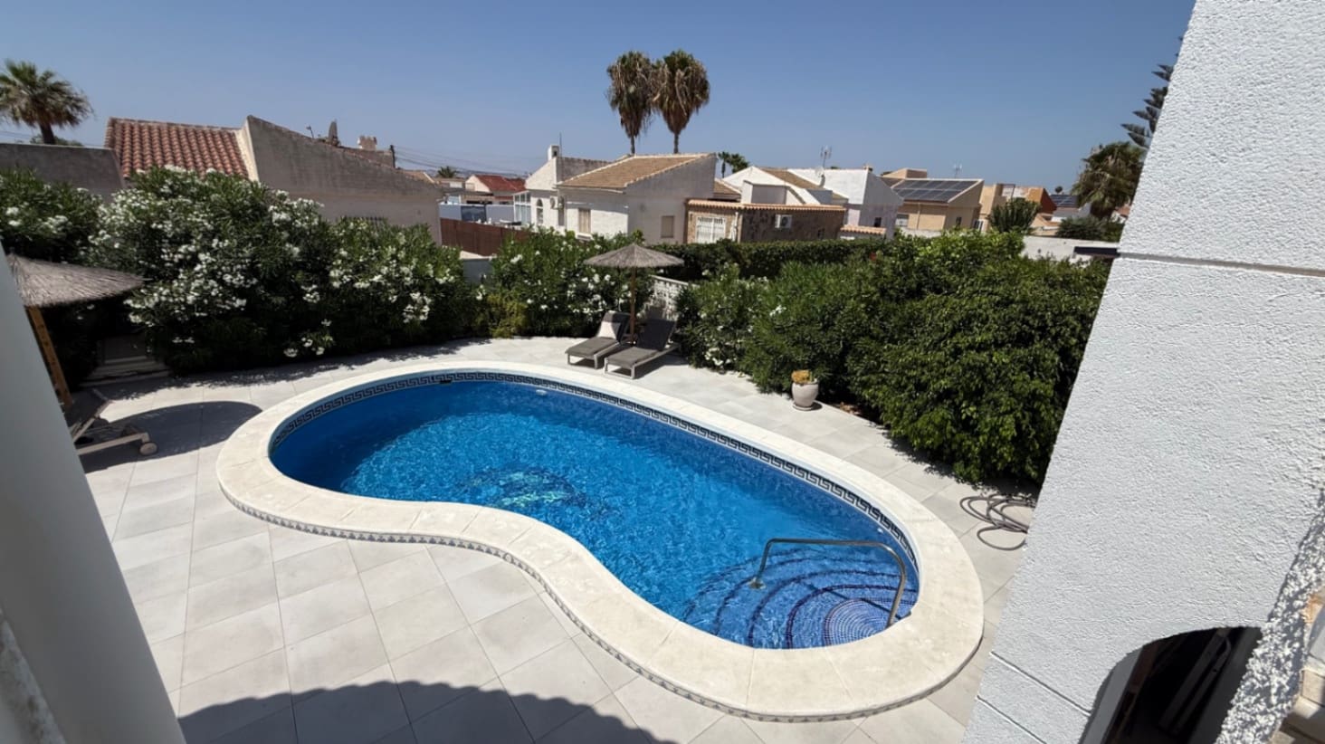 3 soverom Villa til salgs i Torrevieja med garasje - € 645 000 (Ref: 9735979)
