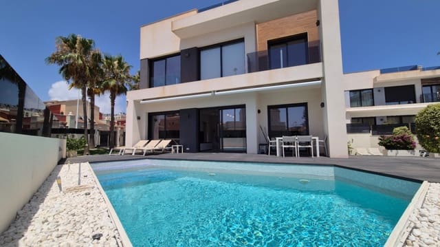 4 soveværelse Villa til salg i Playa de los Locos, Torrevieja med garage - € 785.000 (Ref: 9735981)