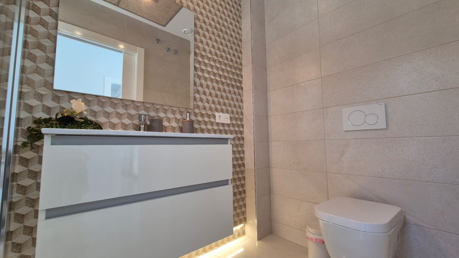 4 chambre Villa/Maison à vendre à Torrevieja avec garage - 785 000 € (Ref: 9735981)