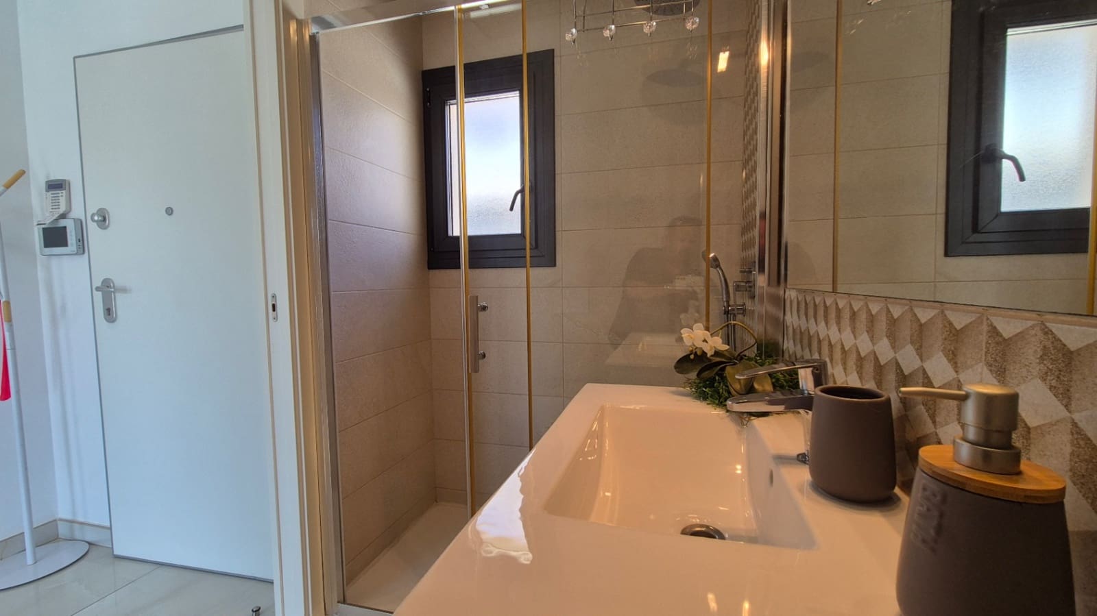 4 chambre Villa/Maison à vendre à Torrevieja avec garage - 785 000 € (Ref: 9735981)