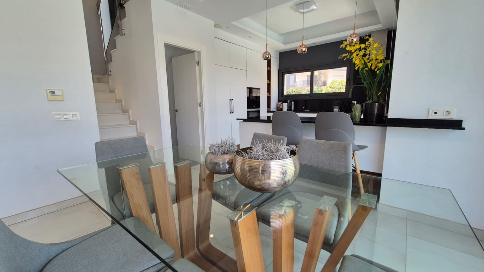 4 chambre Villa/Maison à vendre à Torrevieja avec garage - 785 000 € (Ref: 9735981)