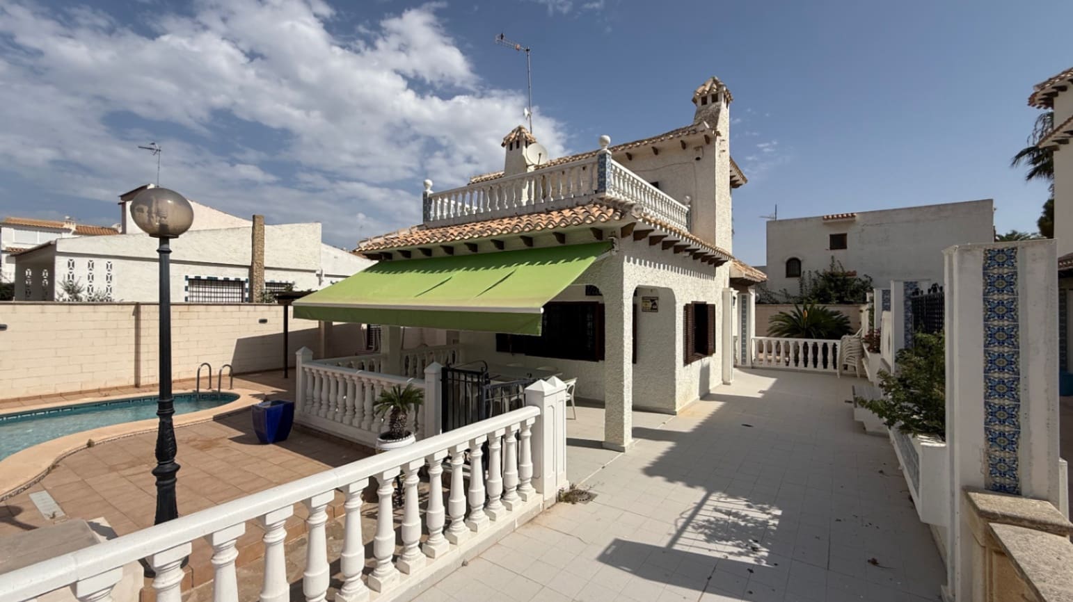 4 bedroom Villa for sale in Orihuela with garage - € 585,000 (Ref: 9735982)