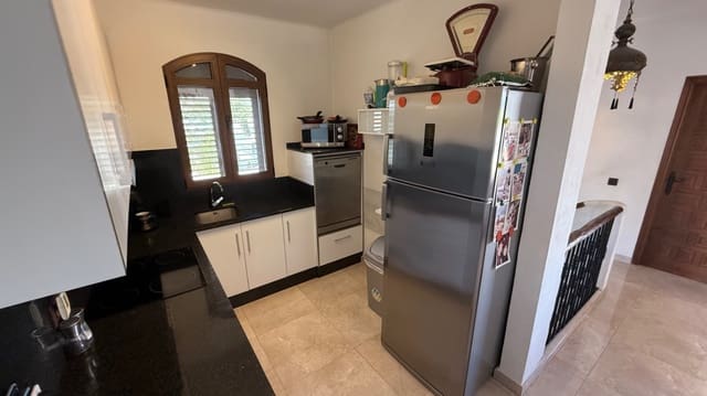 Chalet de 4 habitaciones en Villamartin, Orihuela en venta con garaje - 790.000 € (Ref: 9735983)