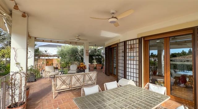 7 makuuhuone Huvila myytävänä paikassa Dehesa de Campoamor, Orihuela mukana 
autotalli - 1 349 000 € (Ref: 9735986)