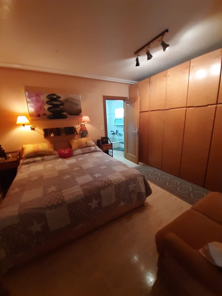 Chalet de 5 habitaciones en Orihuela Costa en venta - 740.000 € (Ref: 9735989)