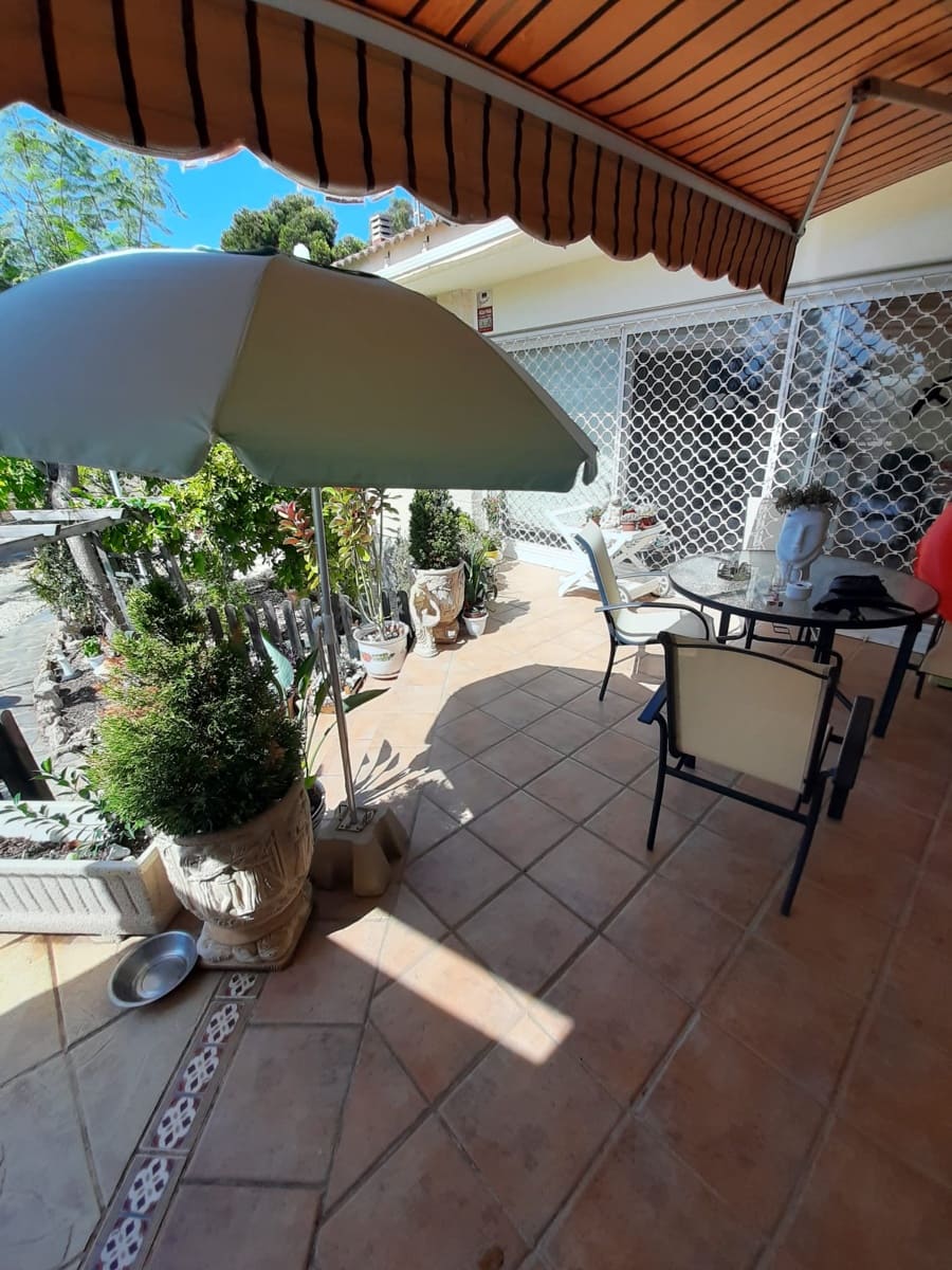 Chalet de 5 habitaciones en Orihuela Costa en venta - 740.000 € (Ref: 9735989)
