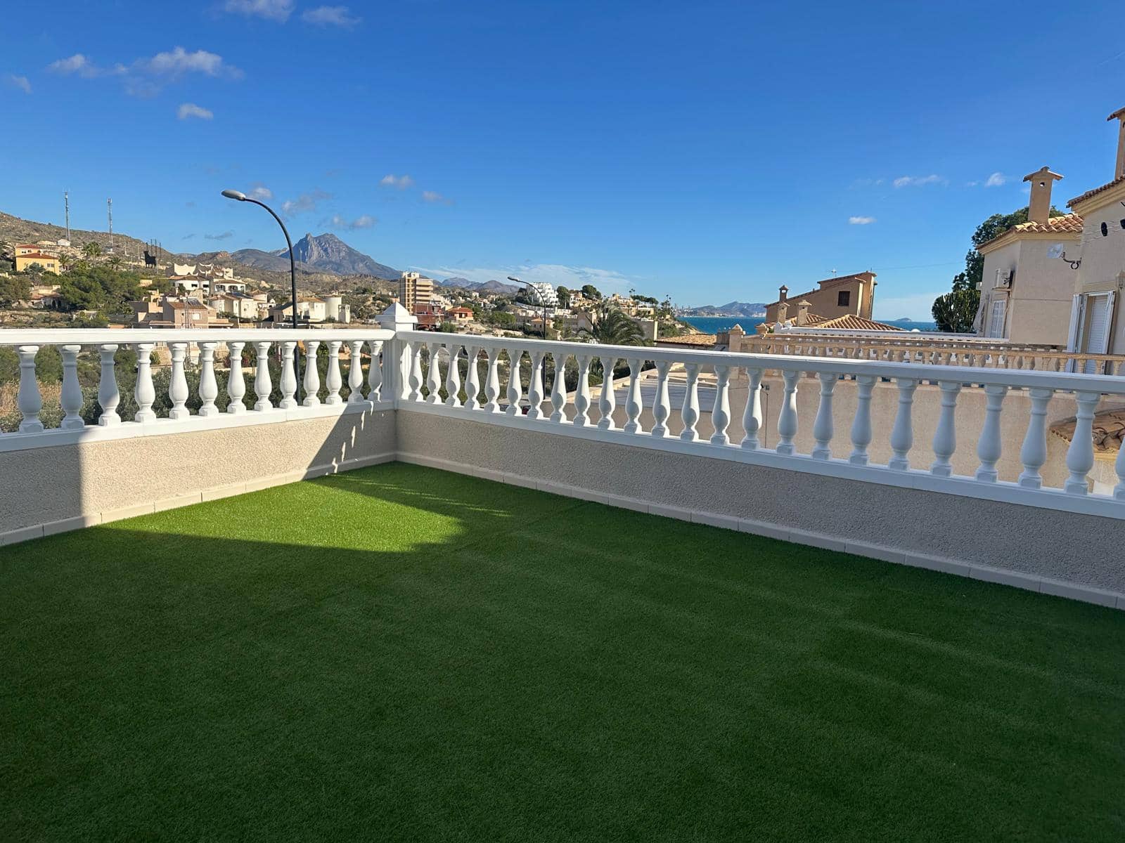 3 soveværelse Villa til salg i El Campello med garage - € 550.000 (Ref: 9735991)