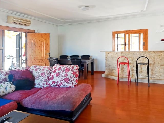 7 bedroom Villa for sale in Los Balcones - Los Altos, Torrevieja with pool - € 545,000 (Ref: 9735992)