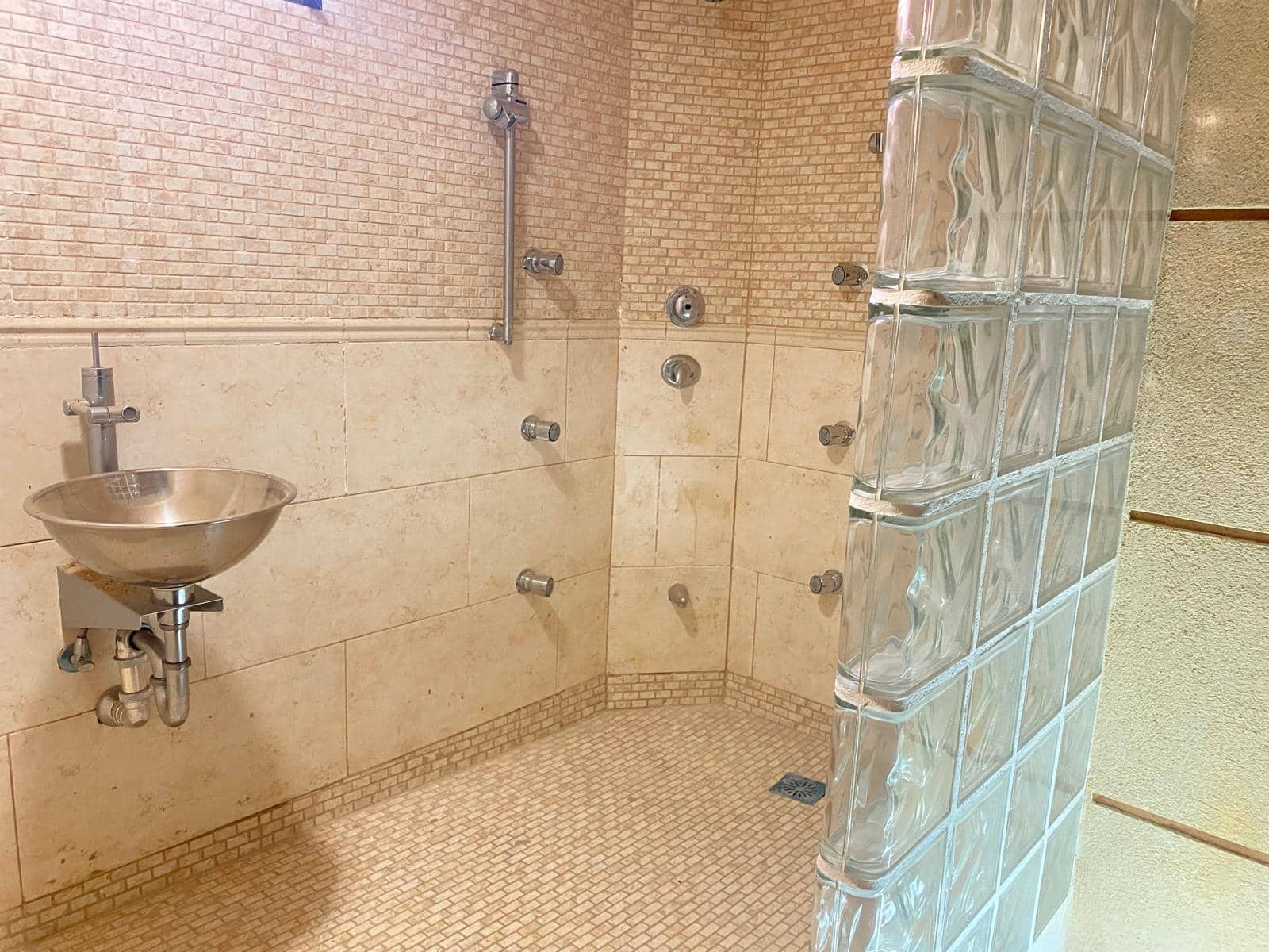 7 bedroom Villa for sale in Torrevieja with pool - € 545,000 (Ref: 9735992)