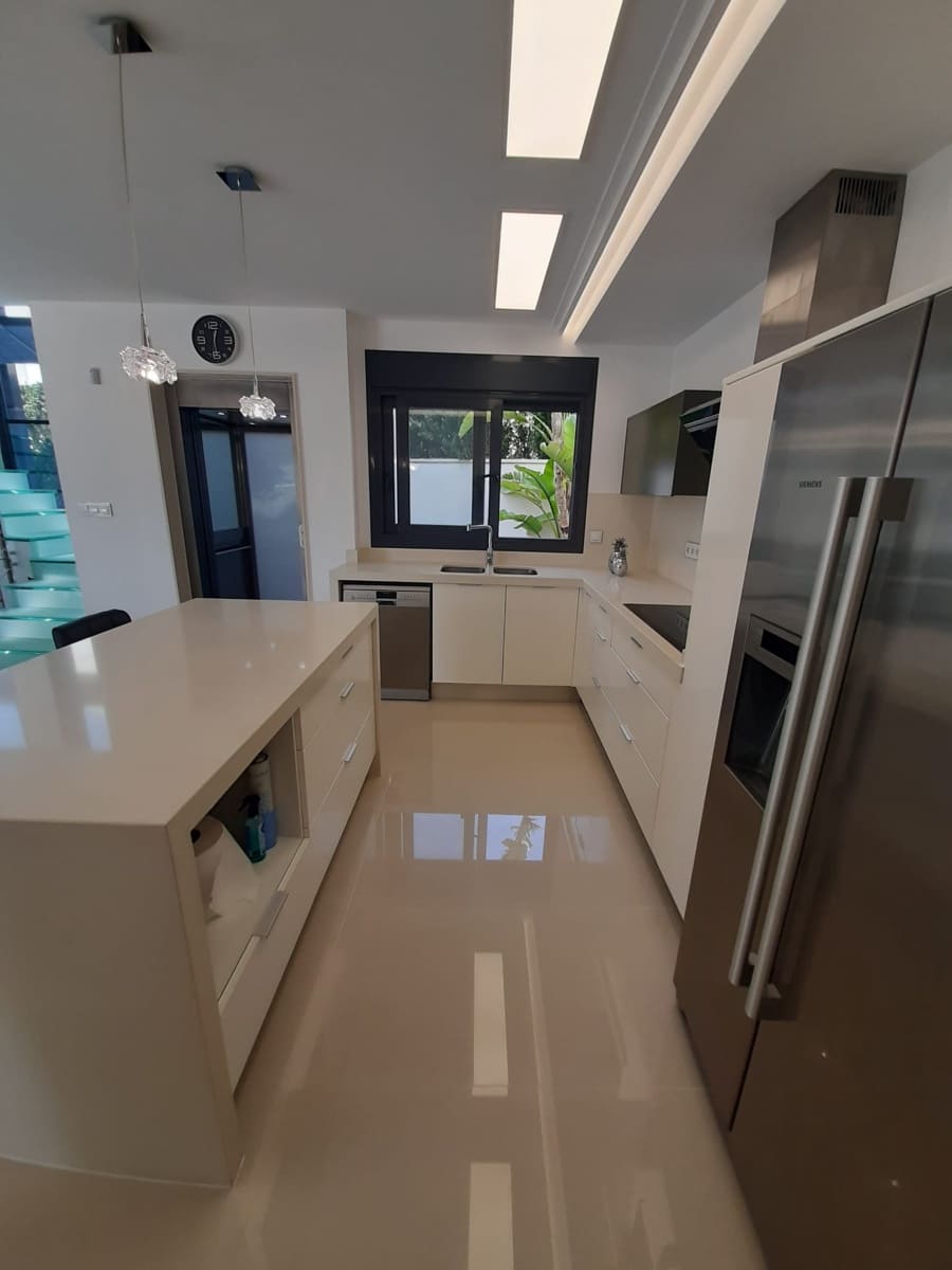 5 chambre Villa/Maison à vendre à San Miguel de Salinas avec piscine - 849 000 € (Ref: 9735996)