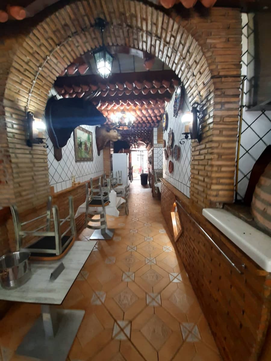 Commercial for sale in Torrevieja - € 550,000 (Ref: 9735997)