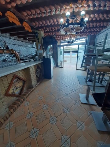 Kommersiell til salgs i Playa de los Náufragos, Torrevieja - € 550 000 (Ref: 9735997)