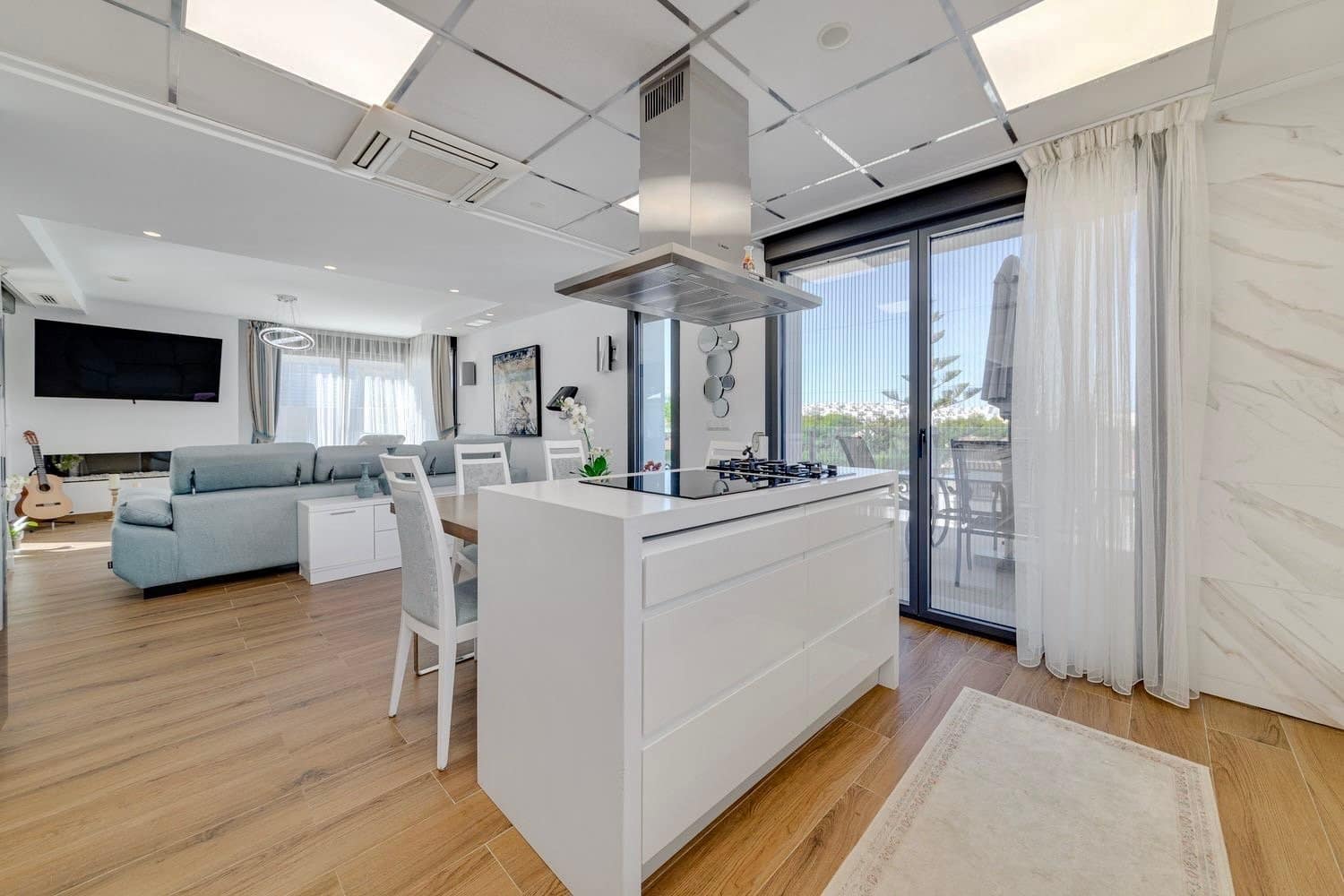 3 bedroom Villa for sale in Torrevieja with pool - € 1,275,000 (Ref: 9744028)