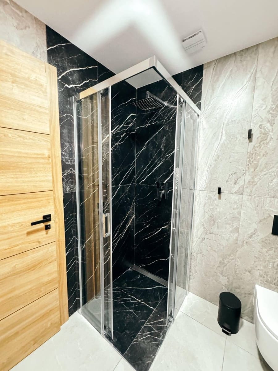 Local Comercial de 12 habitaciones en Torrevieja en venta - 1.400.000 € (Ref: 9744030)