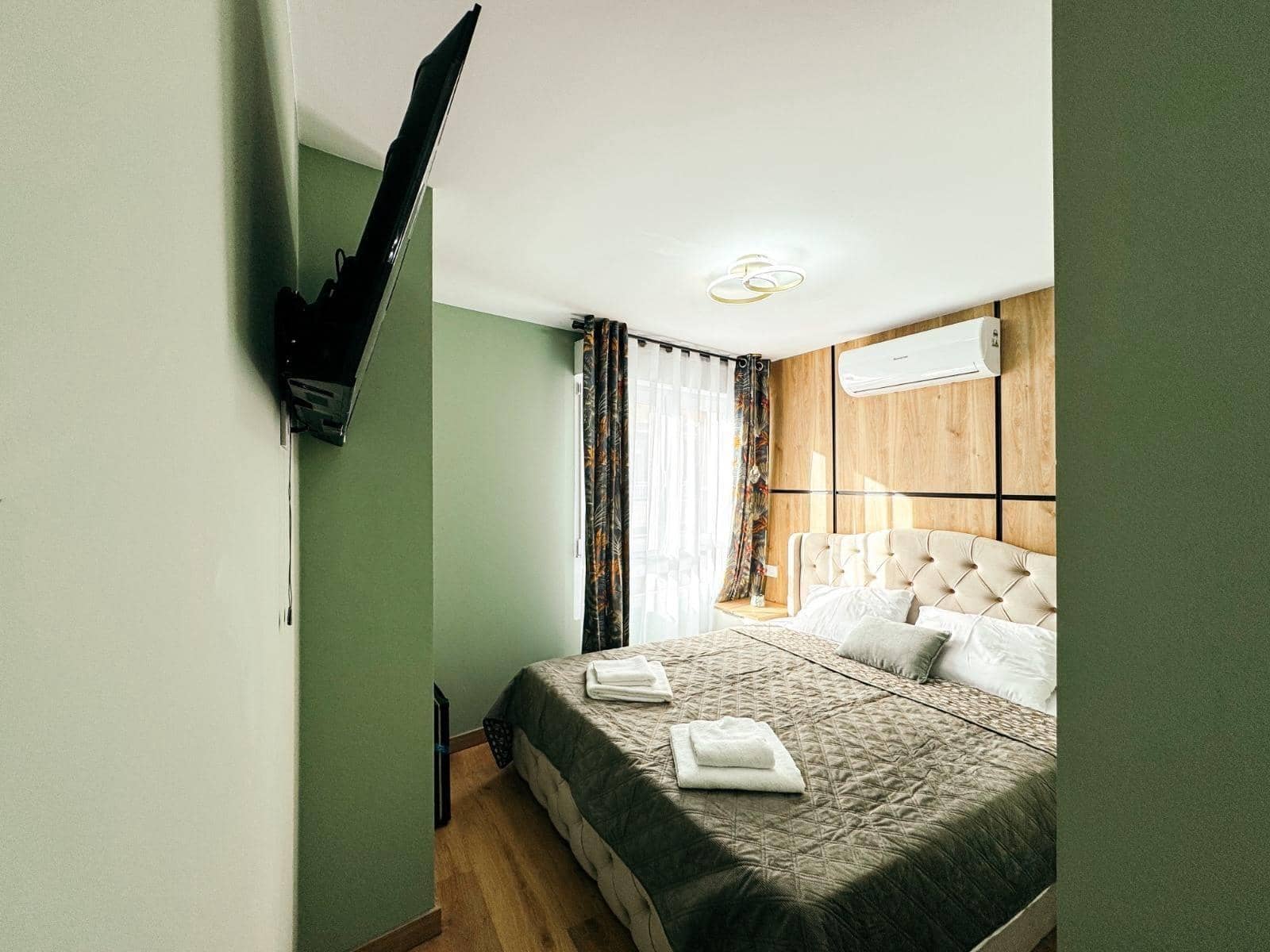 Local Comercial de 12 habitaciones en Torrevieja en venta - 1.400.000 € (Ref: 9744030)