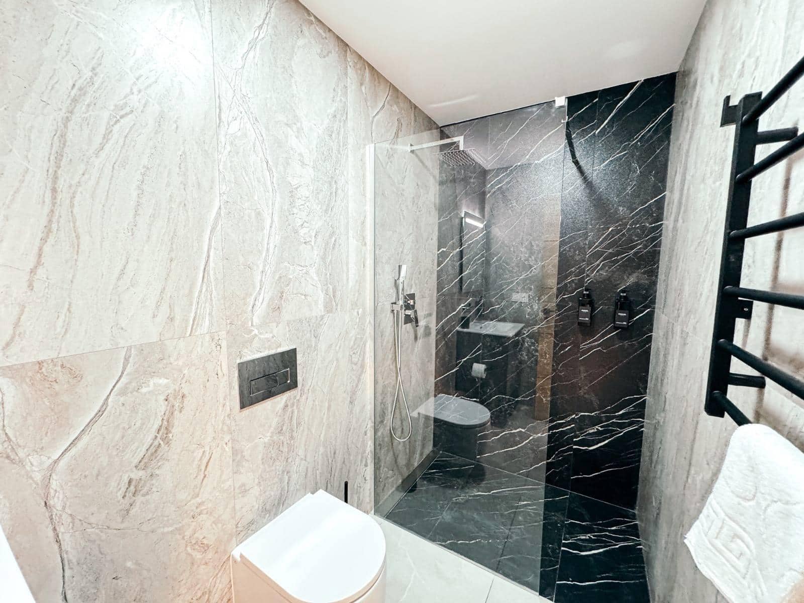 Local Comercial de 12 habitaciones en Torrevieja en venta - 1.400.000 € (Ref: 9744030)