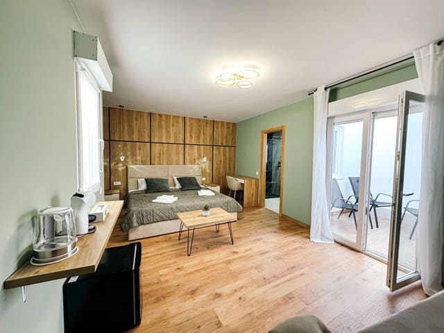 Local Comercial de 12 habitaciones en Centro - Muelle Pesquero, Torrevieja en venta - 1.400.000 € (Ref: 9744030)