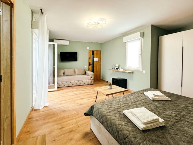 Local Comercial de 12 habitaciones en Centro - Muelle Pesquero, Torrevieja en venta - 1.400.000 € (Ref: 9744030)