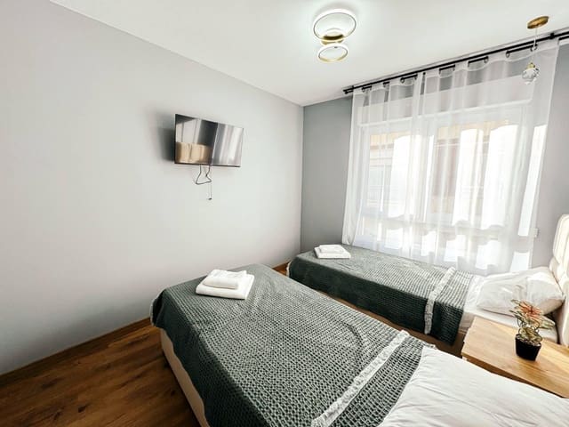 Local Comercial de 12 habitaciones en Centro - Muelle Pesquero, Torrevieja en venta - 1.400.000 € (Ref: 9744030)