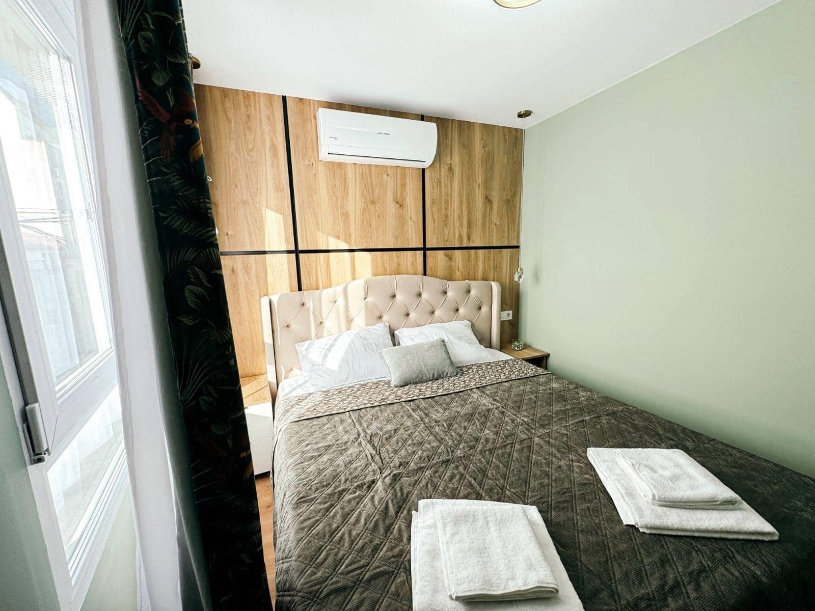 Local Comercial de 12 habitaciones en Torrevieja en venta - 1.400.000 € (Ref: 9744030)