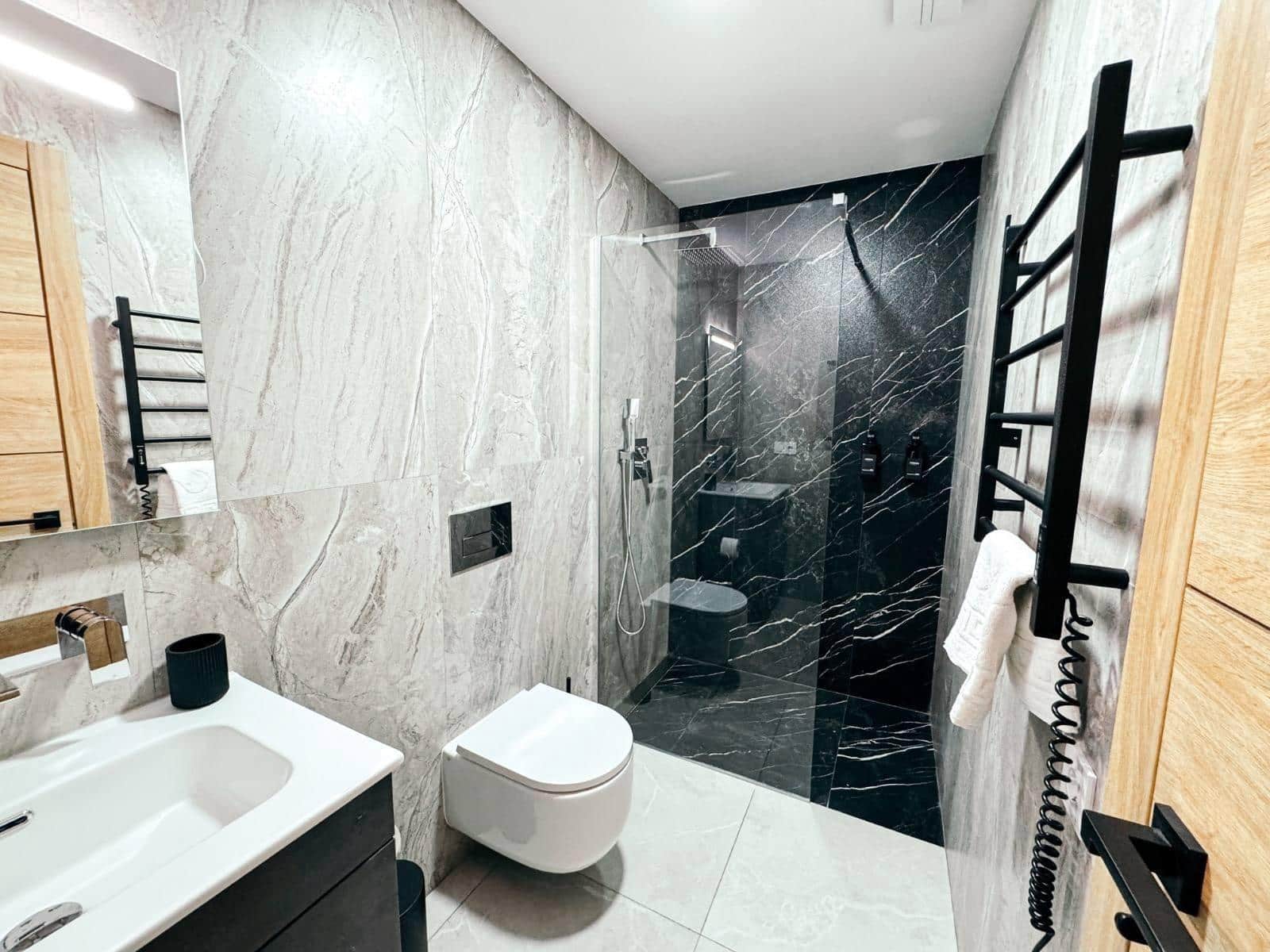 Local Comercial de 12 habitaciones en Torrevieja en venta - 1.400.000 € (Ref: 9744030)