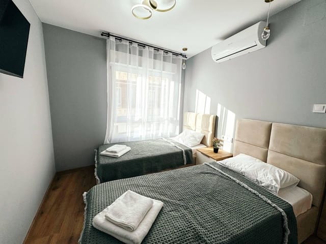 Local Comercial de 12 habitaciones en Centro - Muelle Pesquero, Torrevieja en venta - 1.400.000 € (Ref: 9744030)