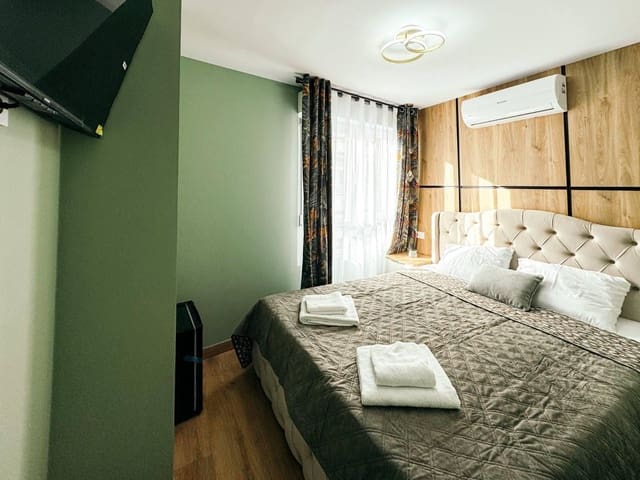 Local Comercial de 12 habitaciones en Centro - Muelle Pesquero, Torrevieja en venta - 1.400.000 € (Ref: 9744030)