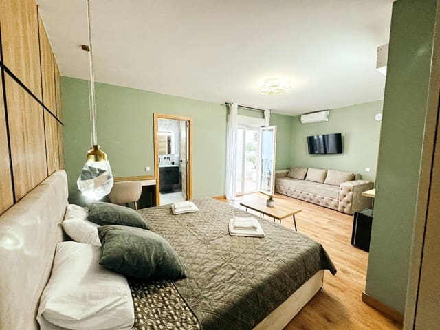 Local Comercial de 12 habitaciones en Centro - Muelle Pesquero, Torrevieja en venta - 1.400.000 € (Ref: 9744030)