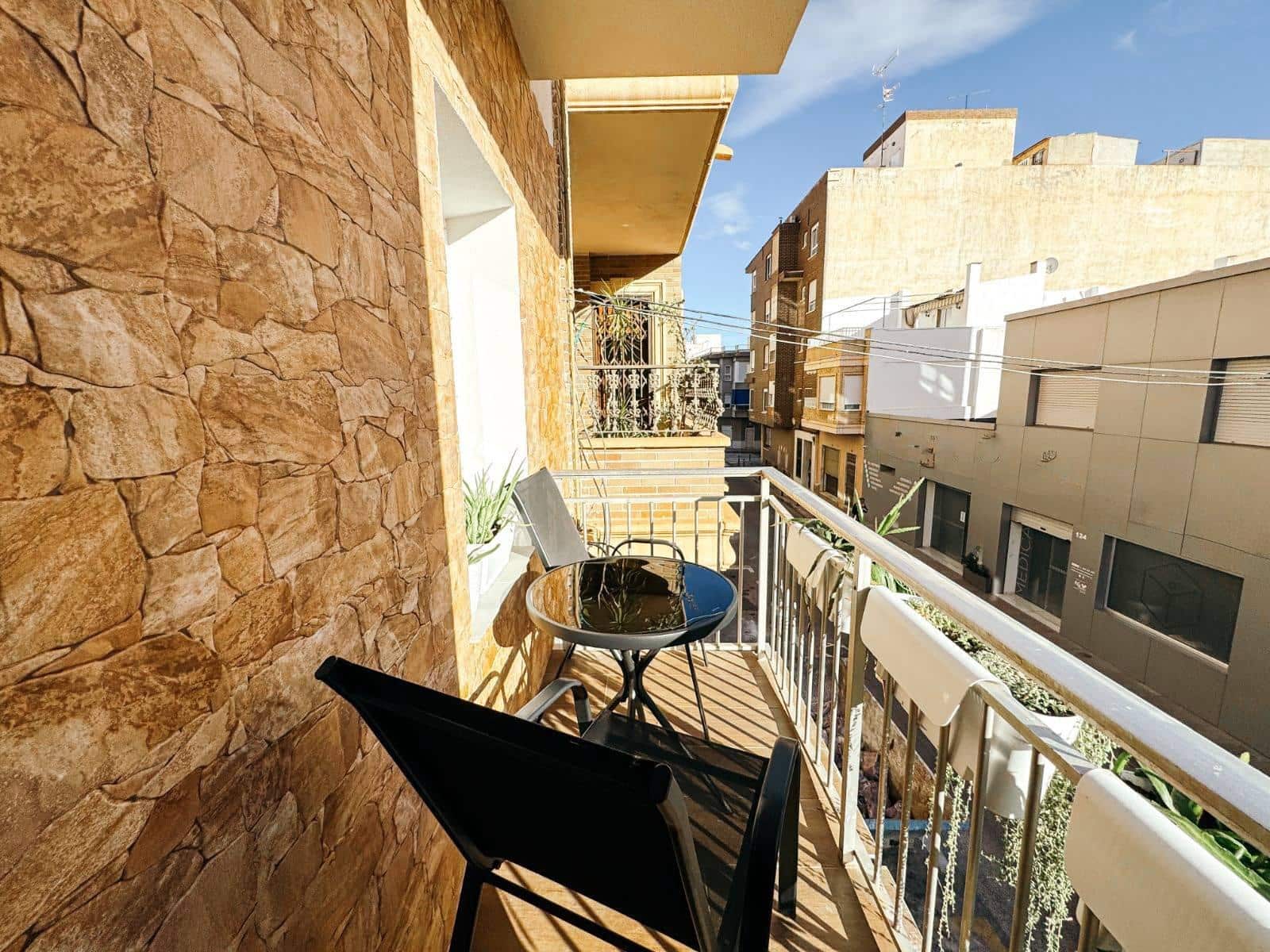 Local Comercial de 12 habitaciones en Torrevieja en venta - 1.400.000 € (Ref: 9744030)