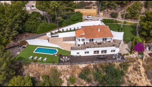 4 makuuhuone Huvila myytävänä paikassa Calpe / Calp mukana uima-altaan - 999 900 € (Ref: 9746838)