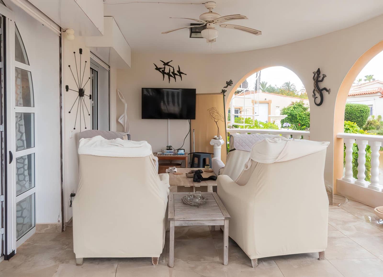 3 soveværelse Villa til salg i Torrevieja med swimmingpool garage - € 675.000 (Ref: 9752515)