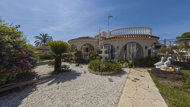 3 soveværelse Villa til salg i Nueva Torrevieja, Torrevieja med swimmingpool garage - € 675.000 (Ref: 9752515)