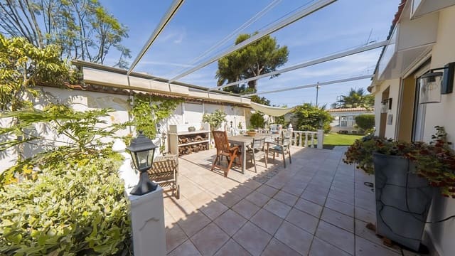 3 soveværelse Villa til salg i Nueva Torrevieja, Torrevieja med swimmingpool garage - € 675.000 (Ref: 9752515)