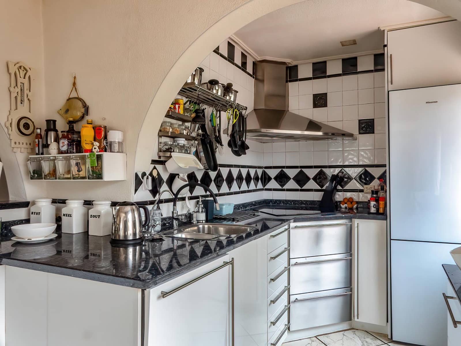 3 soveværelse Villa til salg i Torrevieja med swimmingpool garage - € 675.000 (Ref: 9752515)