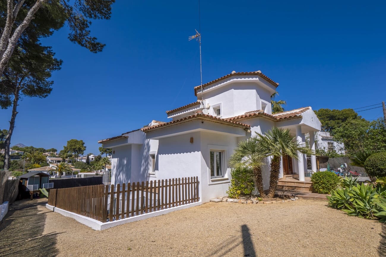 Chalet de 5 habitaciones en Javea / Xàbia en venta con piscina garaje - 1.095.000 € (Ref: 9758331)