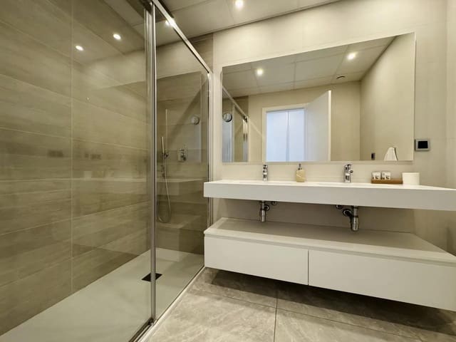 3 soverom Leilighet til salgs i Playa Poniente, Benidorm - € 679 000 (Ref: 9761578)