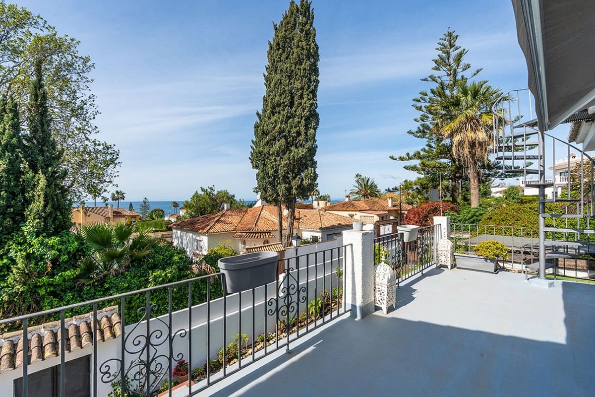 6 soverom Villa til salgs i Marbella med svømmebasseng - € 1 285 000 (Ref: 9778888)