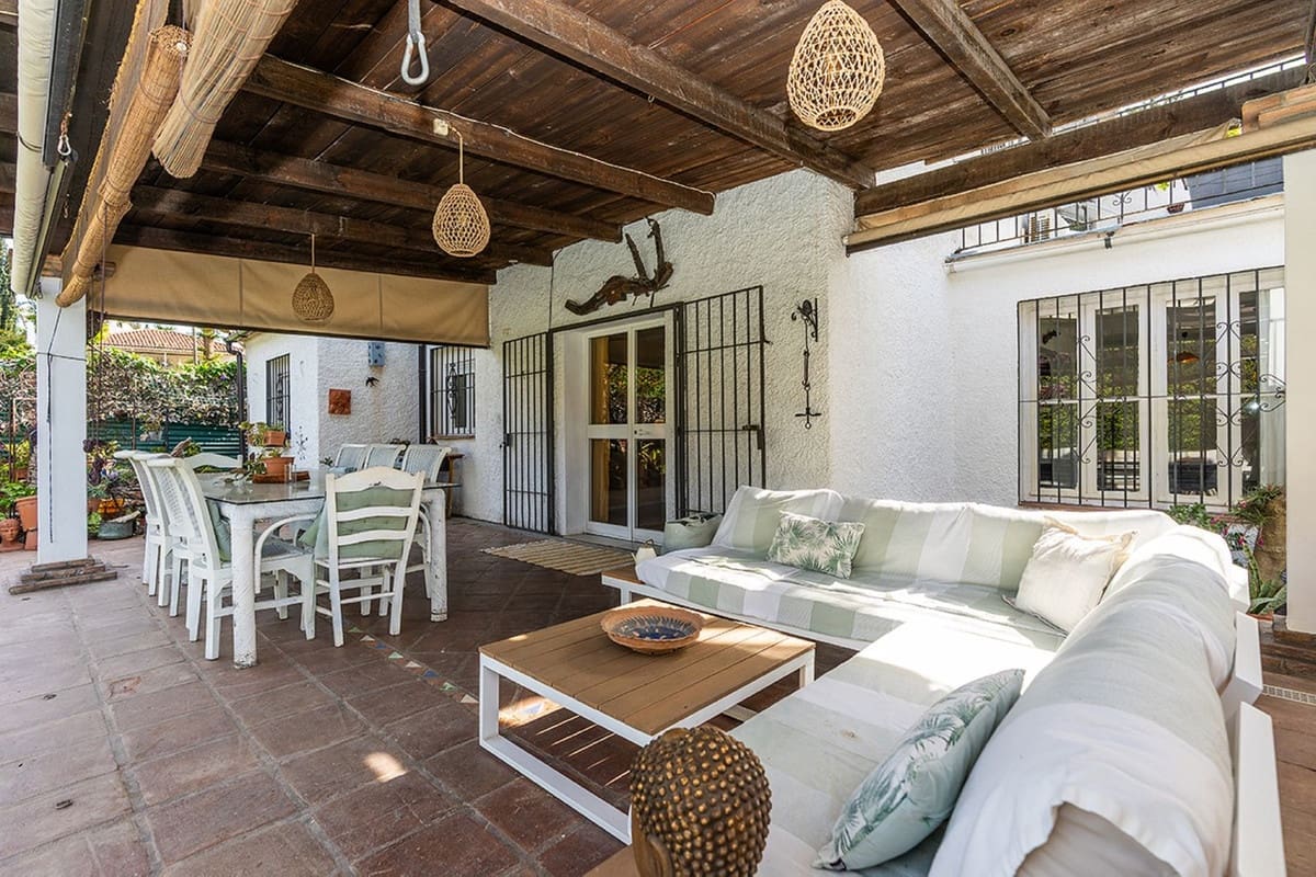 6 soverom Villa til salgs i Marbella med svømmebasseng - € 1 285 000 (Ref: 9778888)