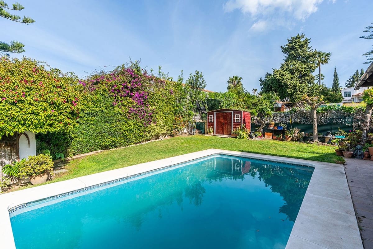 6 soverom Villa til salgs i Marbella med svømmebasseng - € 1 285 000 (Ref: 9778888)