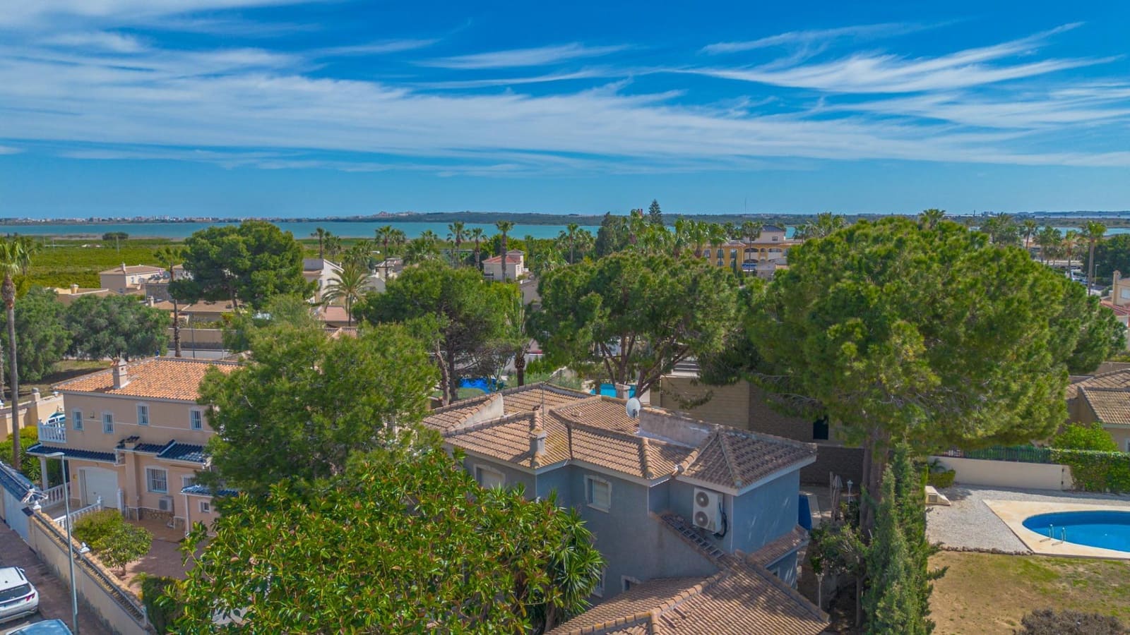 5 bedroom Villa for sale in Rojales with pool - € 599,000 (Ref: 9782349)