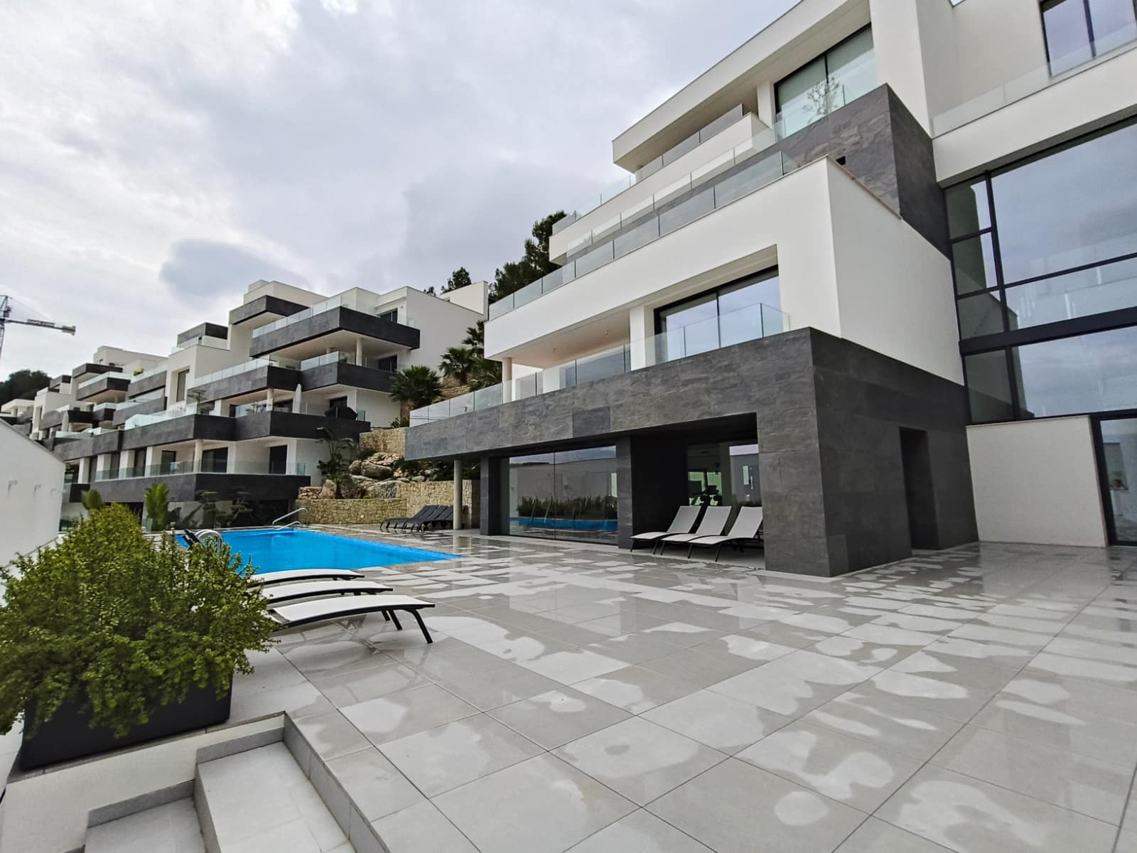 3 bedroom Apartment for sale in Denia with pool garage - € 690,000 (Ref: 9782350)