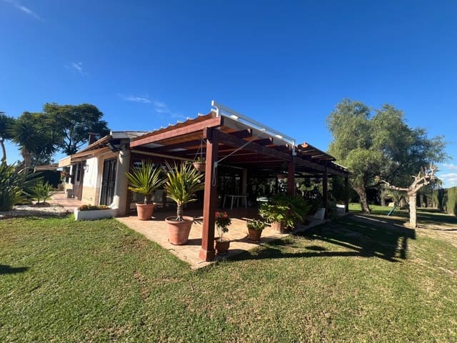 4 Zimmer Finca/Landgut zu verkaufen in Dolores mit Pool - 525.000 € (Ref: 9782351)