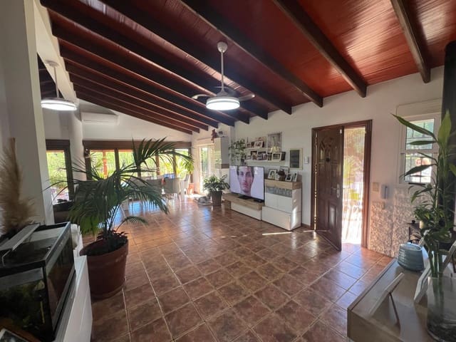 4 Zimmer Finca/Landgut zu verkaufen in Dolores mit Pool - 525.000 € (Ref: 9782351)