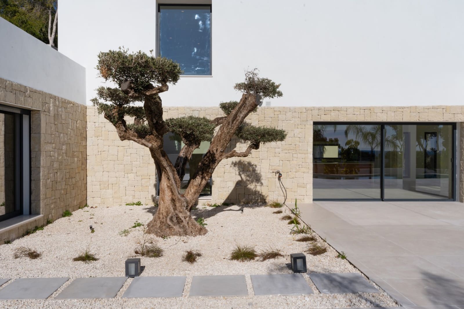 4 bedroom Villa for sale in Moraira with pool garage - € 2,200,000 (Ref: 9782500)