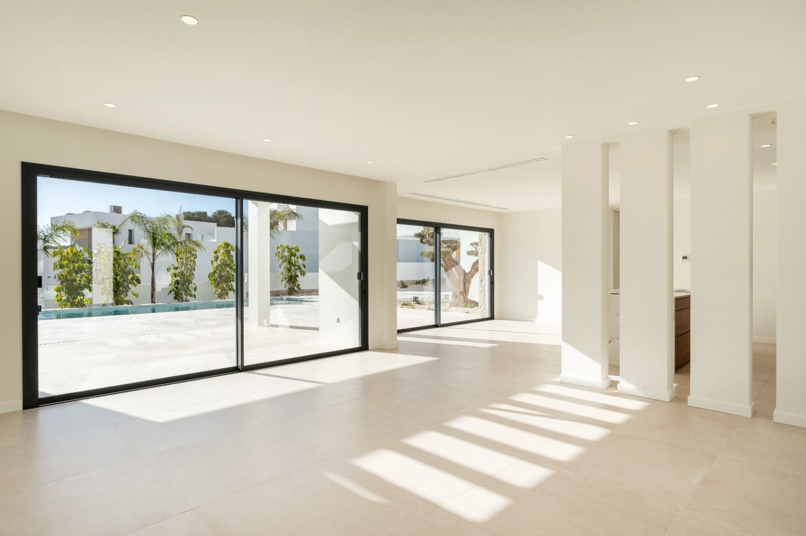 4 bedroom Villa for sale in Moraira with pool garage - € 2,200,000 (Ref: 9782500)