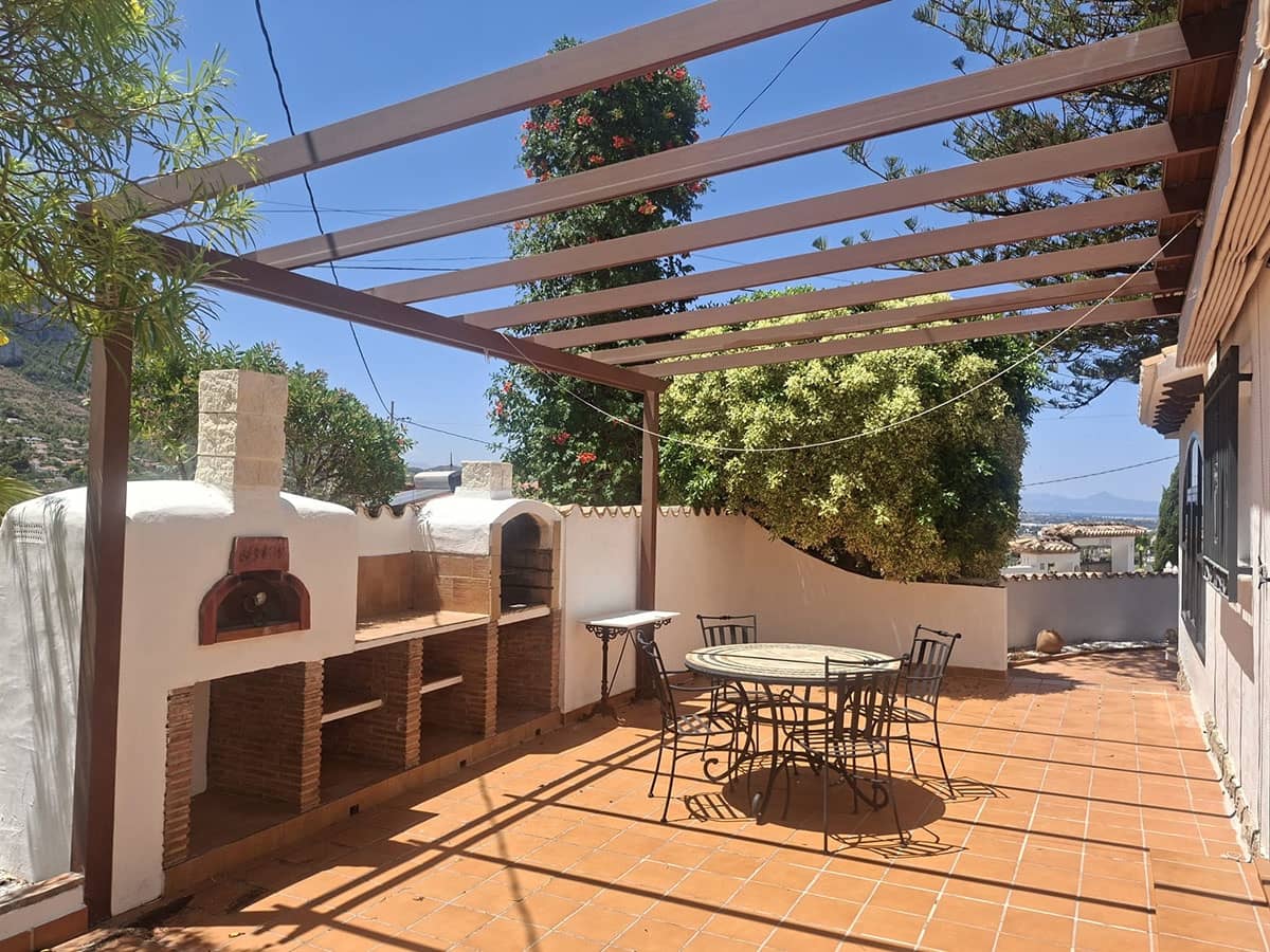 Chalet de 3 habitaciones en Dénia en venta con piscina - 860.000 € (Ref: 9789778)