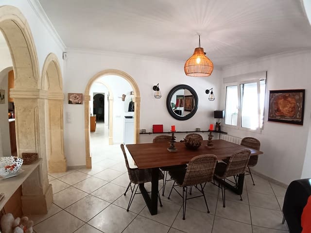 5 quarto Moradia para venda em La Sella com piscina garagem - 890 000 € (Ref: 9789786)