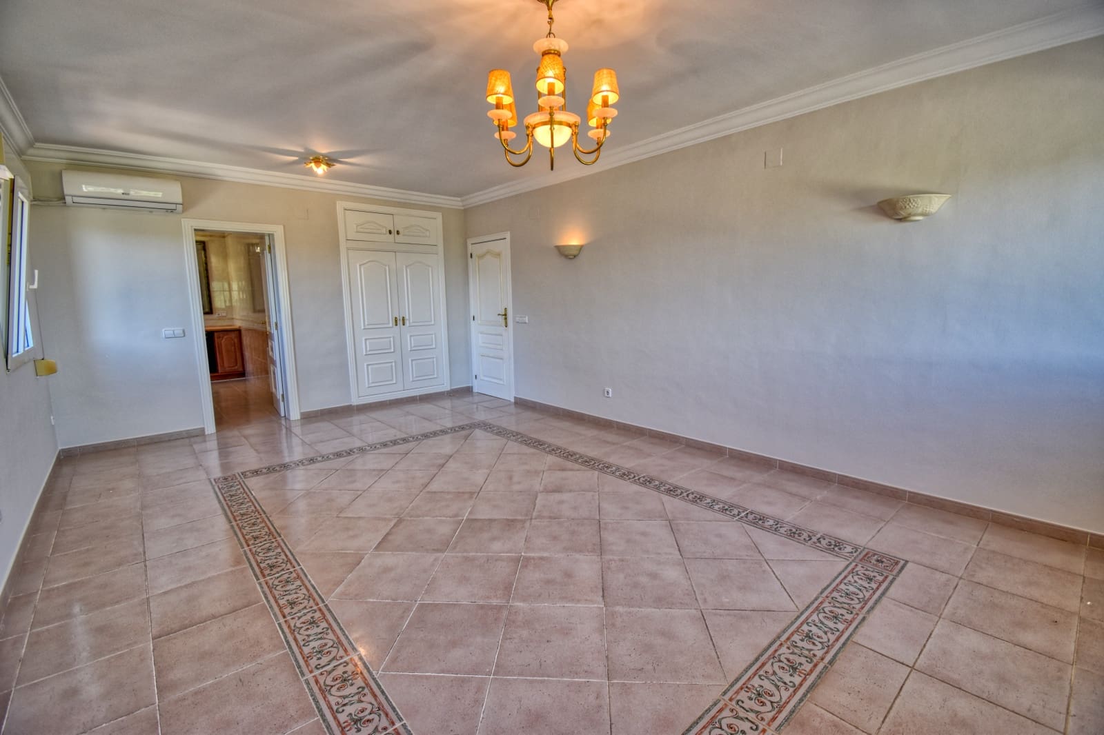 Chalet de 6 habitaciones en La Sella en venta - 965.000 € (Ref: 9789788)